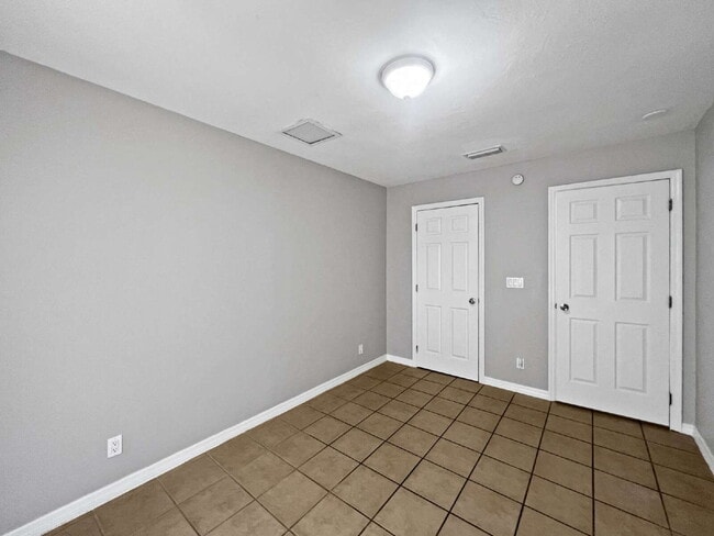 Building Photo - Your Cozy Core Era Starts in Fort Myers – ...