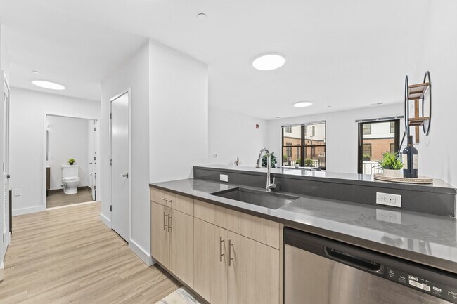 Building Photo - 416 Highland Ave