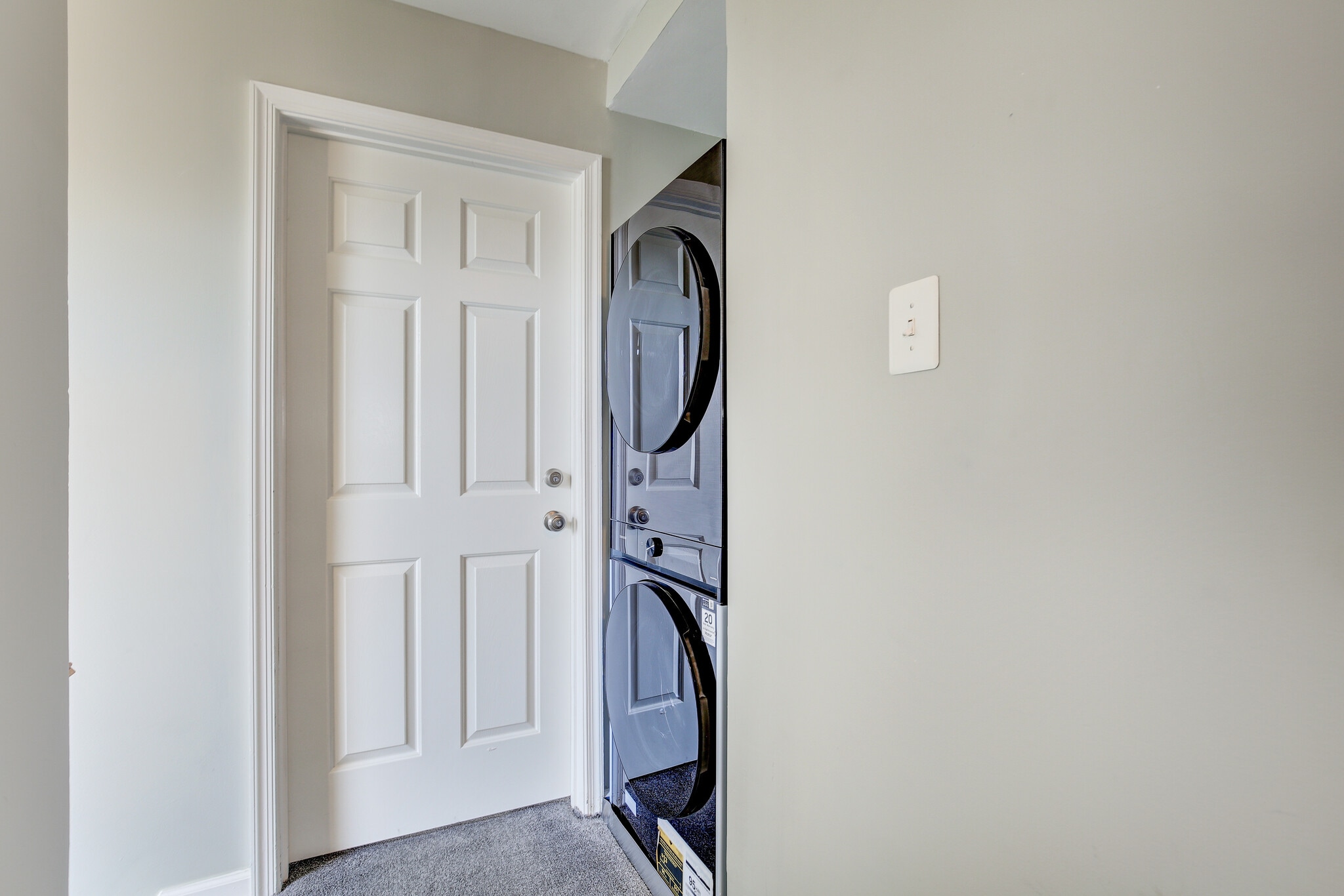 (Washer and dryer/ shared only by one roommate - 4113 Windflower Way