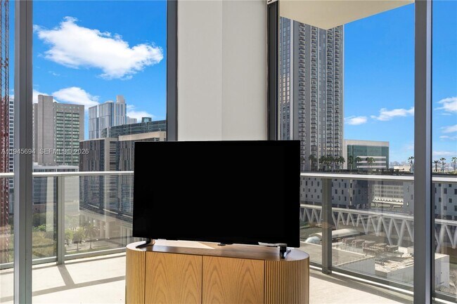 Building Photo - 11 NE 6th St