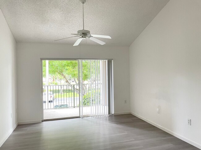 Building Photo - 7832 Sonoma Springs Cir