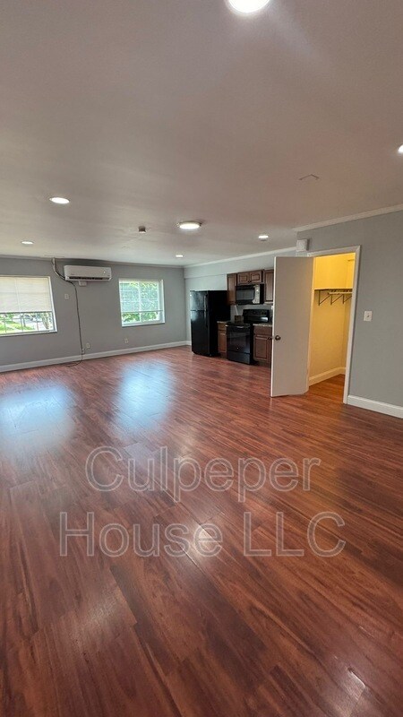 Primary Photo - 2854 W Sylvania Ave