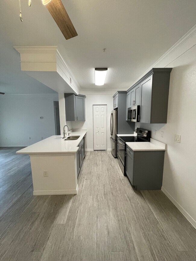 Building Photo - 11480 Villa Grand