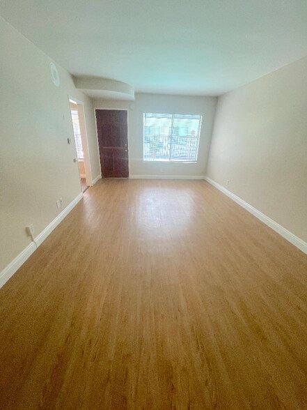 Building Photo - 2115 Placentia Ave