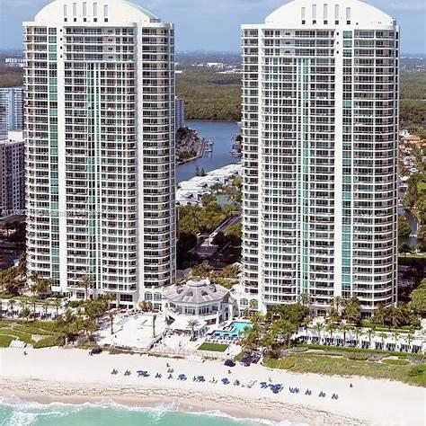 Primary Photo - 16047 Collins Ave