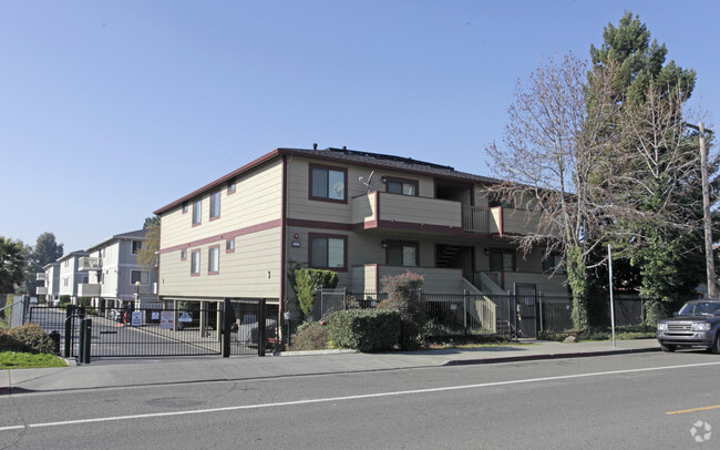 Creekside Apartments Hayward