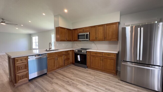 Building Photo - 13285 Opal Ln