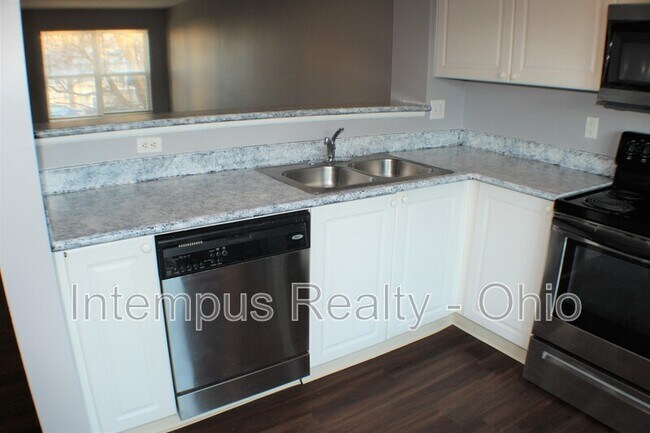 Building Photo - 6522 Crab Apple Dr
