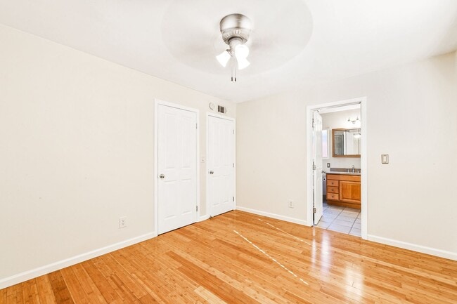 Building Photo - Charming 3-Bedroom, 2-Bathroom Home in Prime North Huntington Beach Location