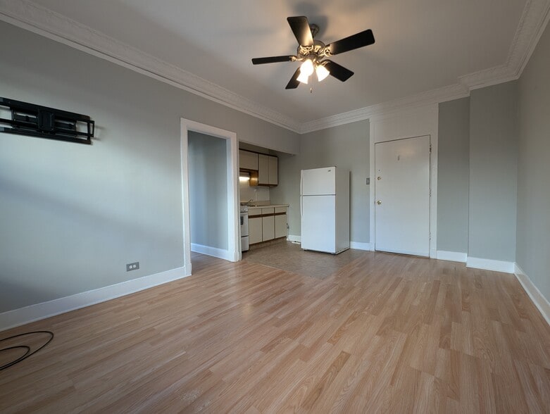 Building Photo - 3835 N Fremont St