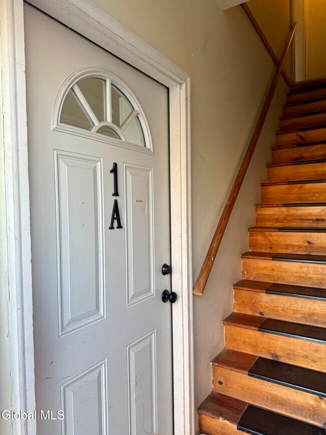 Building Photo - 290 2nd Ave