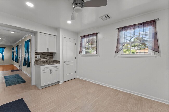 Building Photo - Discover your perfect home in Virginia Beach!