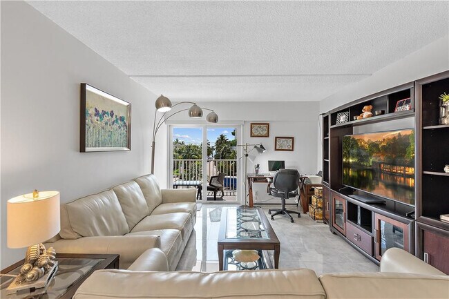 Building Photo - 95 N Birch Rd