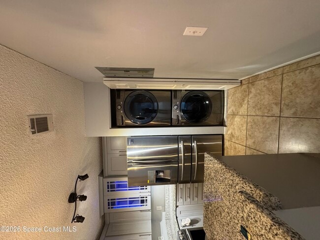 Building Photo - 1471 Sheafe Ave NE