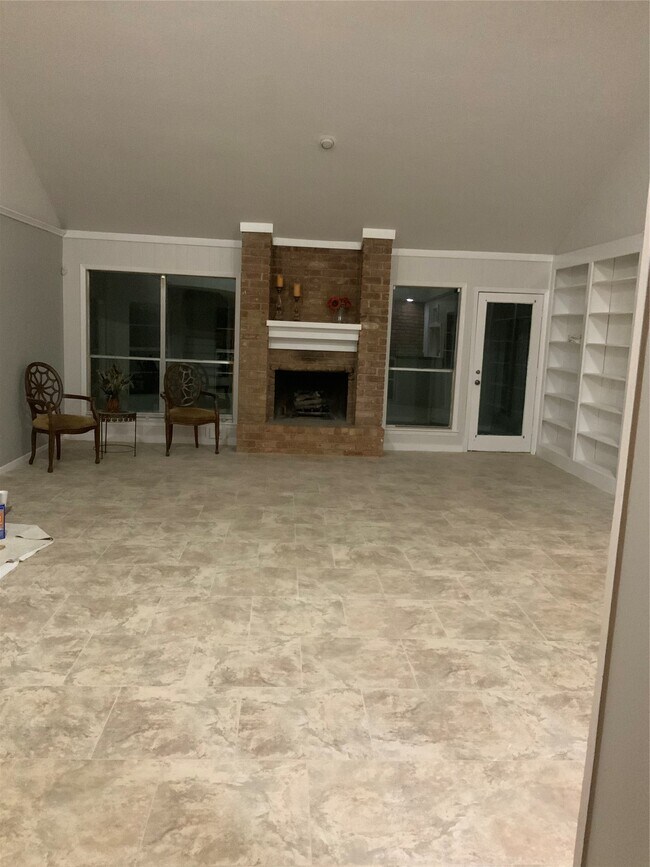 Building Photo - 614 Ellingham Dr