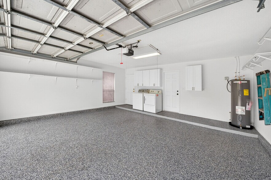 Building Photo - 1886 Demetree Dr