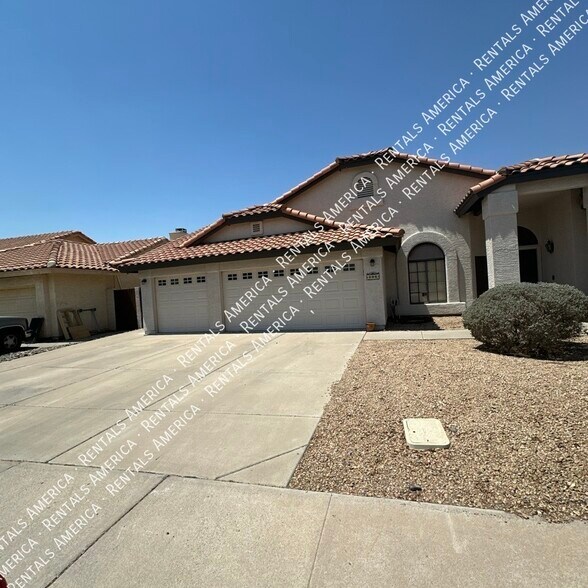 Building Photo - 3802 N Wintergreen Way