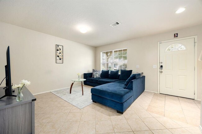Building Photo - 814 Eagles Glide Dr