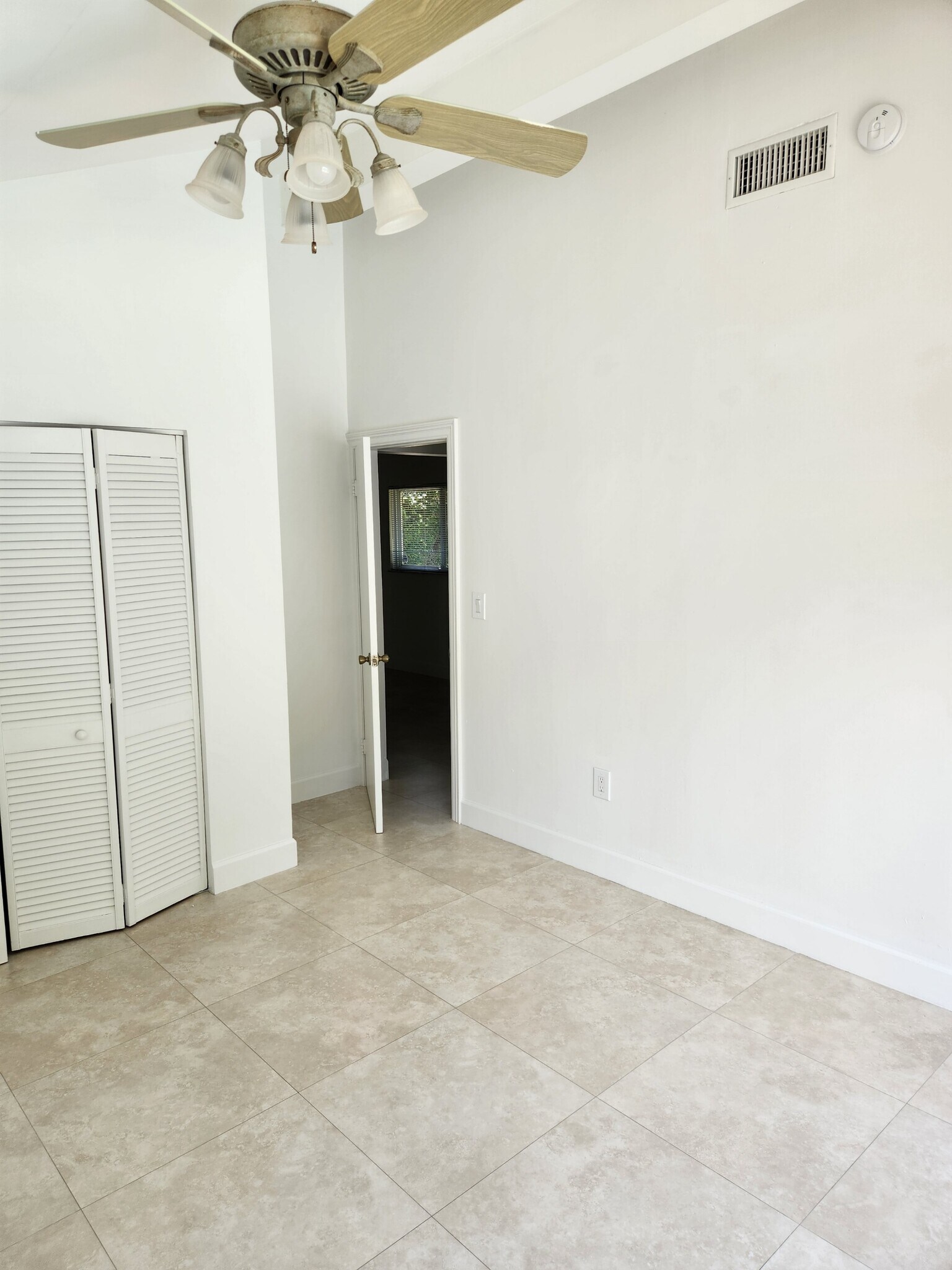 Building Photo - 11455 SW 82nd Ave