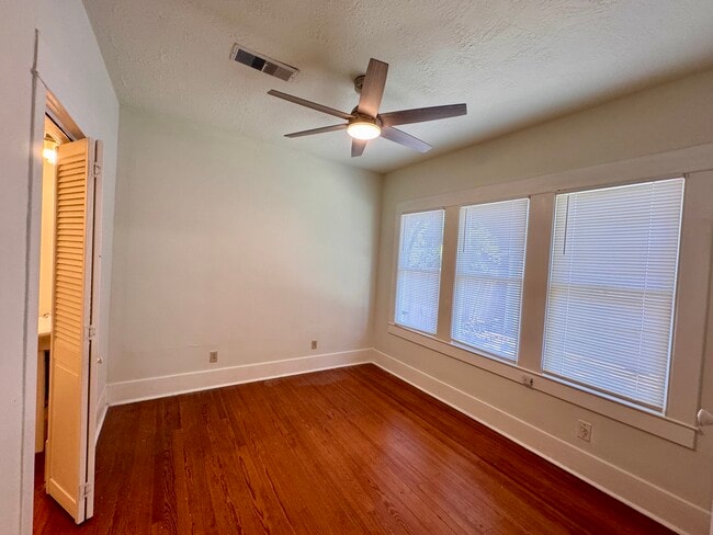 Building Photo - 4522 McKinney St