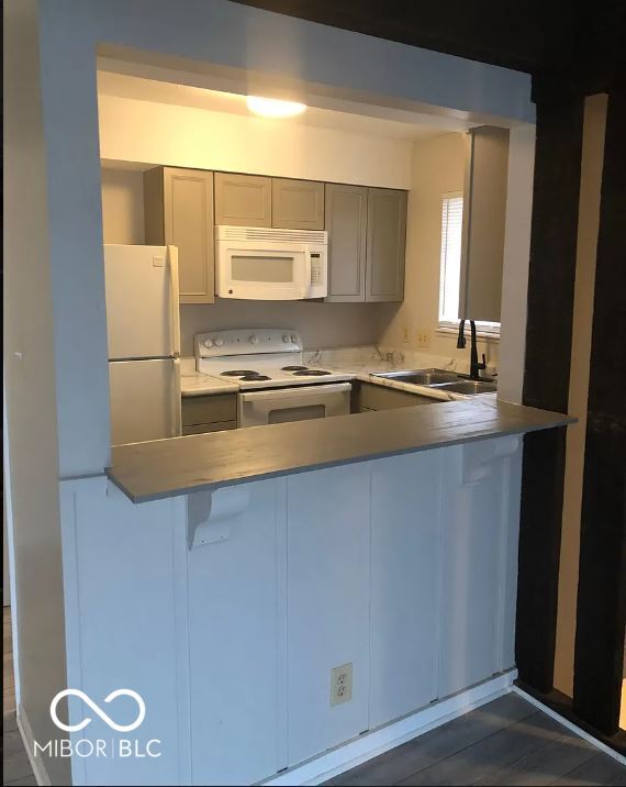 Building Photo - 3248 Lupine Dr