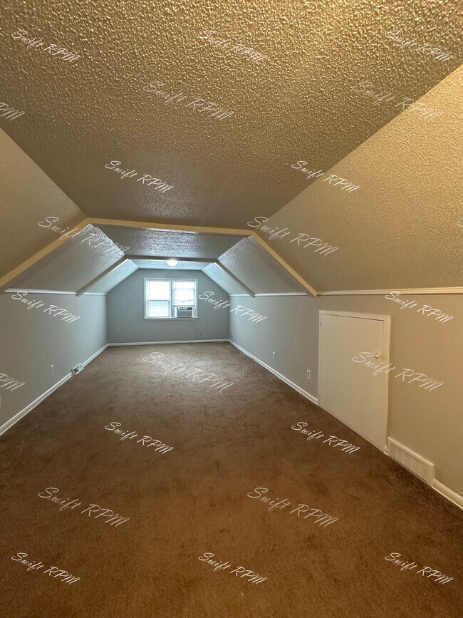 Building Photo - 9805 Carter Dr