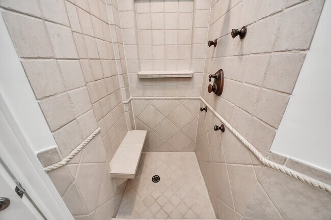Building Photo - 4126 Pecan Bend Dr
