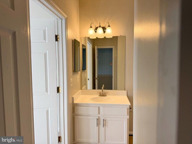 Building Photo - 8316 Green Grass Rd