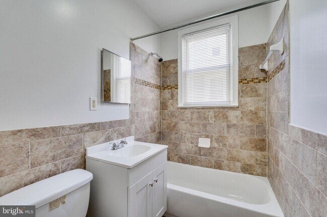 Building Photo - 3806 39th St