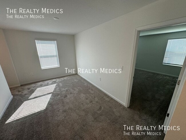 Building Photo - 554 Jett Ln