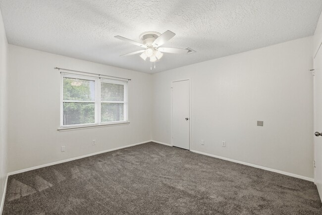 Building Photo - 1433 Cedar Post Ln