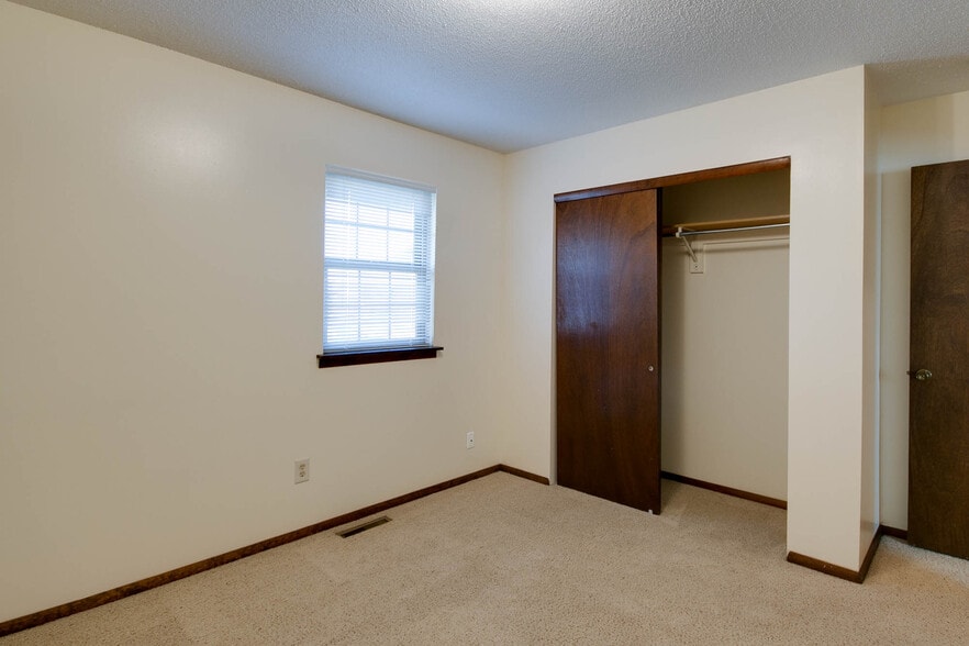 Building Photo - 811 Dondee Dr