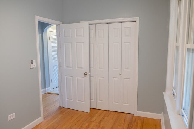 Building Photo - 5445 W 64th St