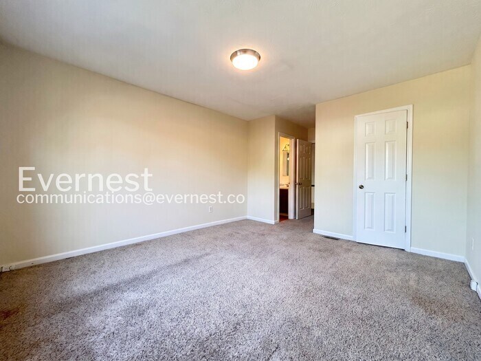 Building Photo - 1174 Ridgecrest Ln SE