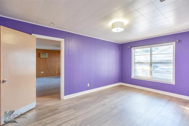 Building Photo - 301 S Mockingbird Ln