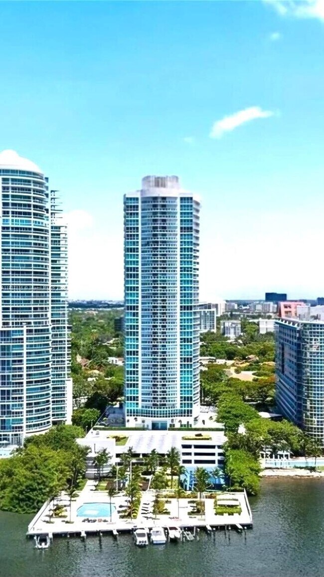 Building Photo - 2101 Brickell Ave