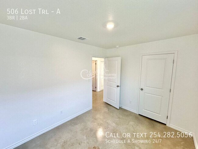 Building Photo - 506 Lost Trl