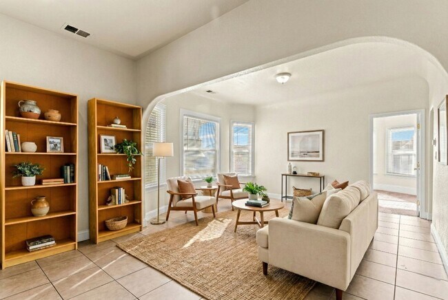 Primary Photo - Massive 1,200 Sq Ft Renovated 3BR/2BA w/ Master Suite