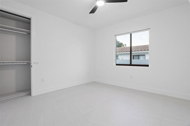 Building Photo - 917 SW 78th Pl