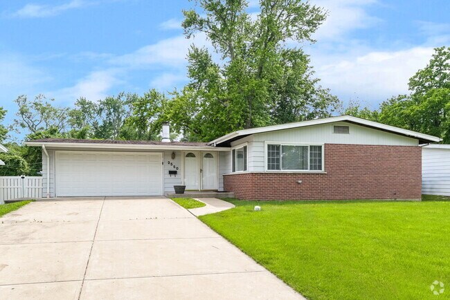 Building Photo - 2550 N Waterford Dr