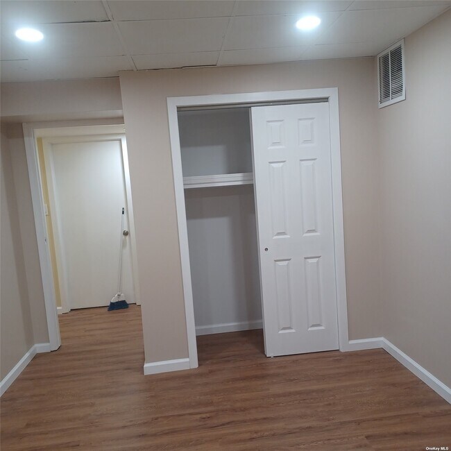 Building Photo - 33 Pine Cone Ln