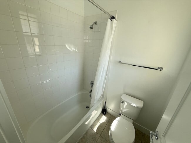 Building Photo - Beautiful 4-Bedroom Home with Solar and Private Patio in Plum Estates!