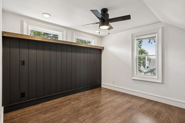 Building Photo - 1615 Cahal Ave