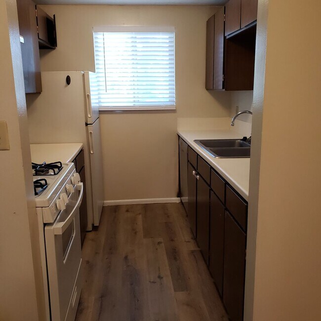 Building Photo - 1B/1B Pet Friendly Apartment South of BYU