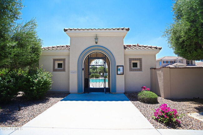 Building Photo - 4116 S Greythorne Way