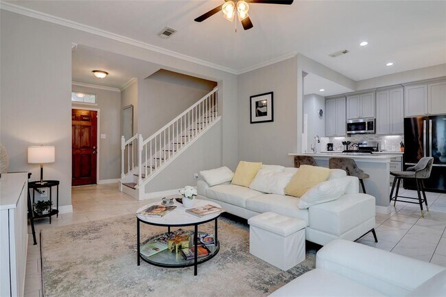 Building Photo - 5339 Canyon Hollow Dr