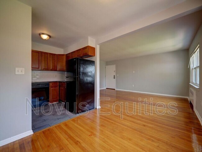 Building Photo - 51 Bross Pl