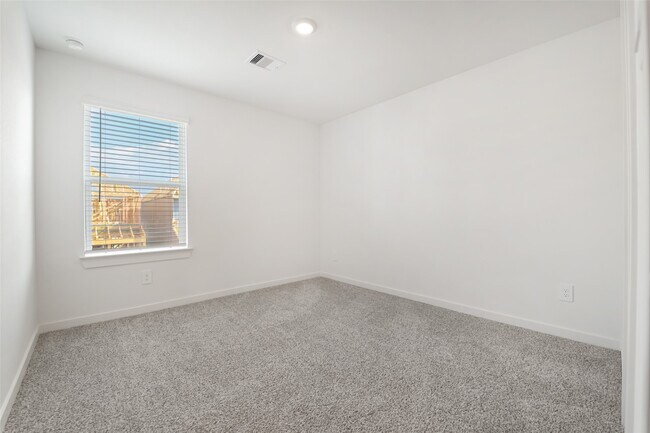 Building Photo - 3511 Shearwater St