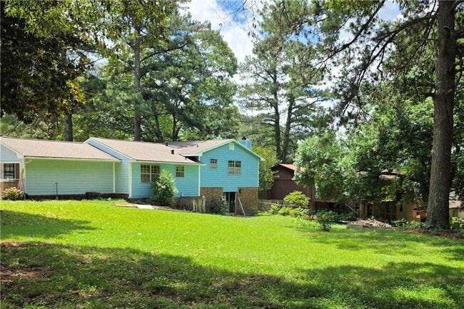 Building Photo - 3533 Charlotte Dr
