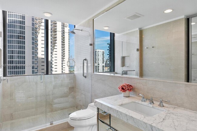 Building Photo - 17475 Collins Ave